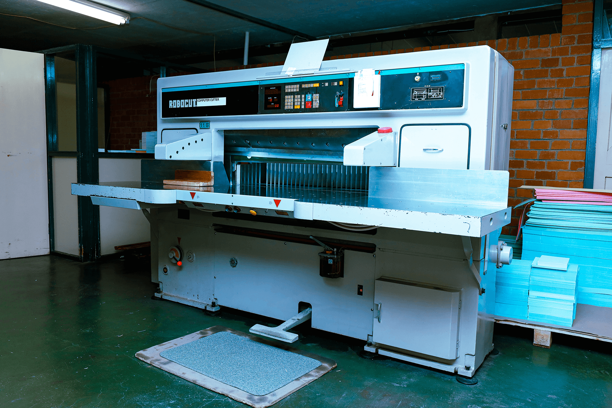 guillotine cutter